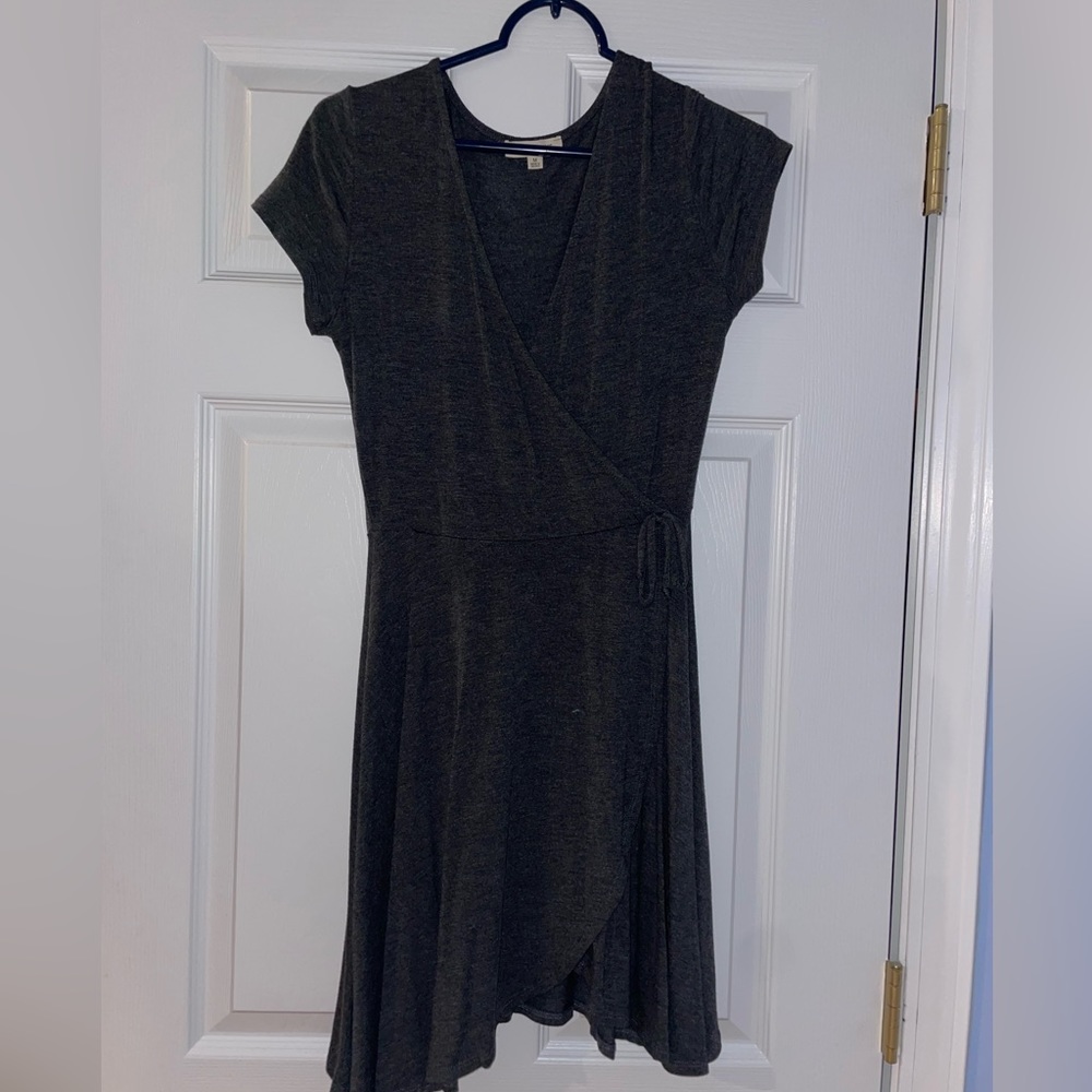 Flowy, grey short sleeve dress, size M